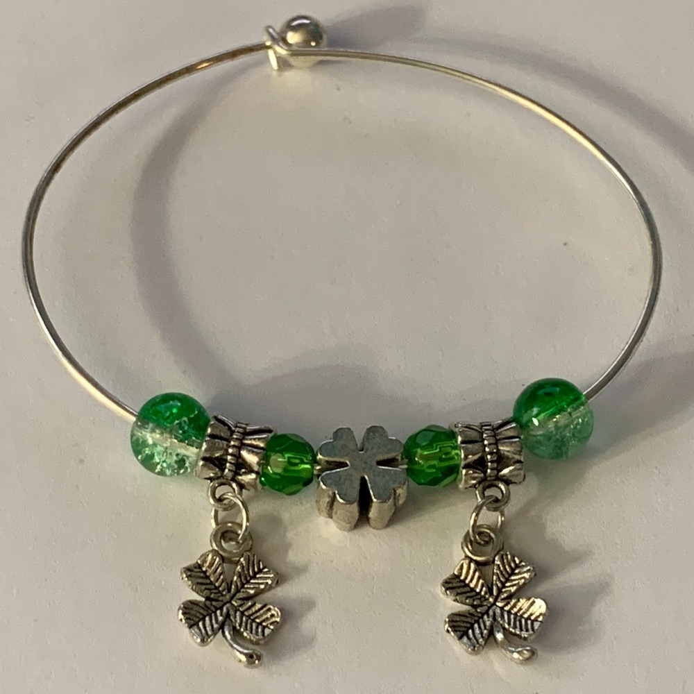 8” Lucky Irish St Patrick’s Day Green Glass Bead Clover Bracelet